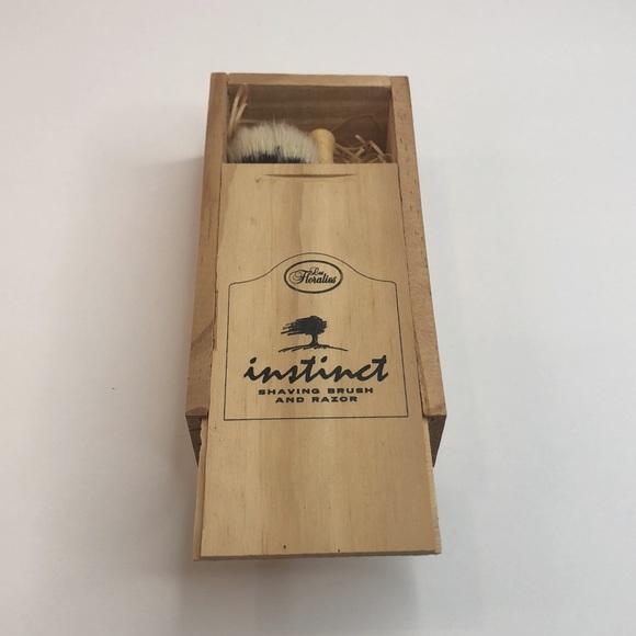 NWT Mens Shaving Brush and Razor Gift Set Box - Picture 3 of 8